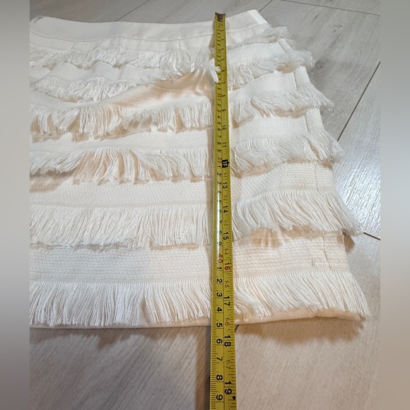The Limited Fringe Beige Mini Skirt Size 0 - Picture 11 of 16